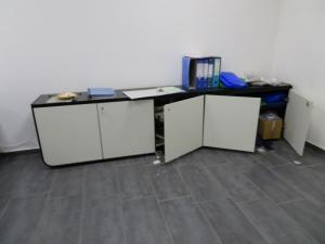 MOBILE BASSO IN LAMINATO PLASTICO (Fallimenti)